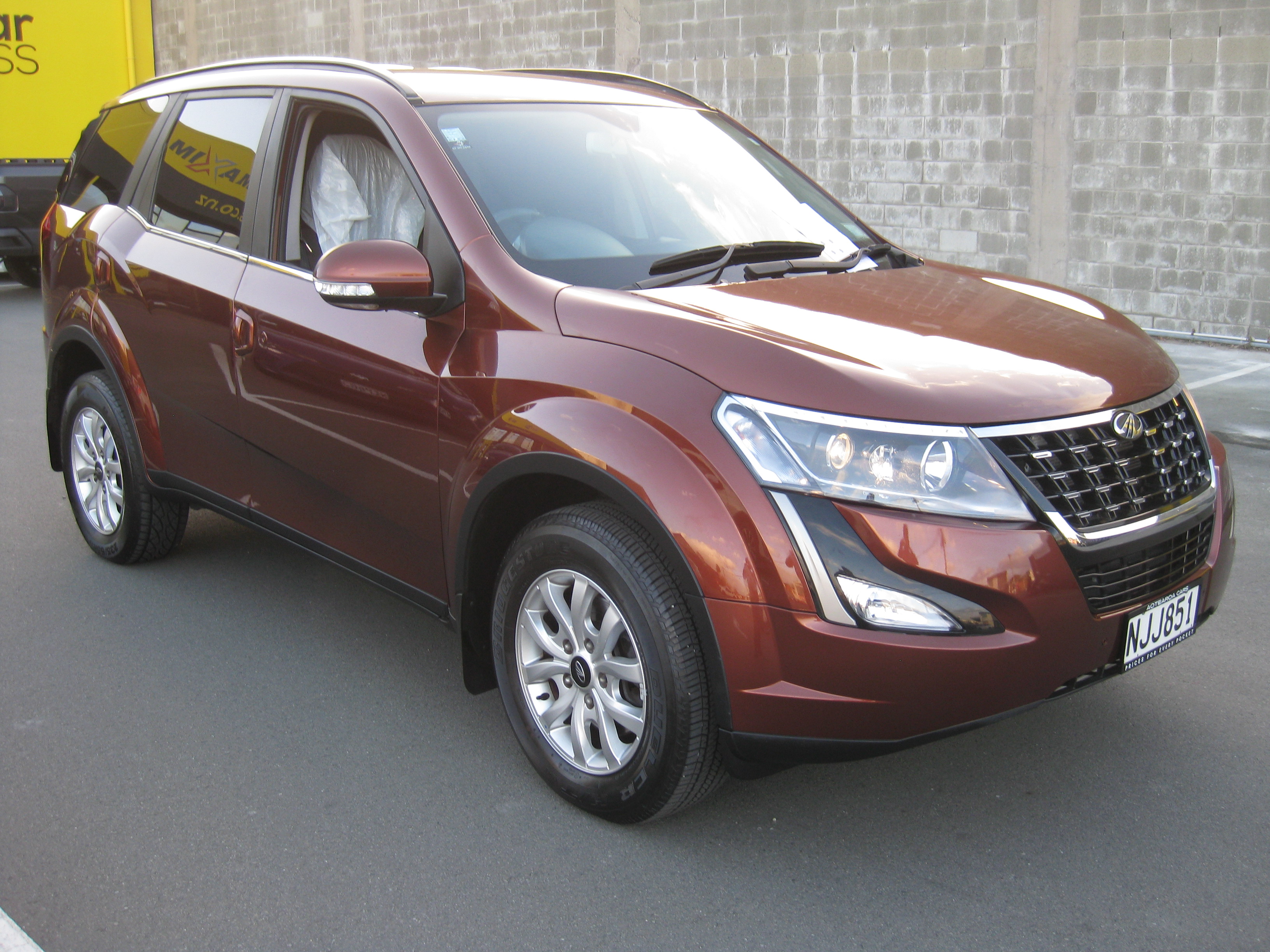 MAHINDRA XUV STATIONWAGON 2013-CURRENT